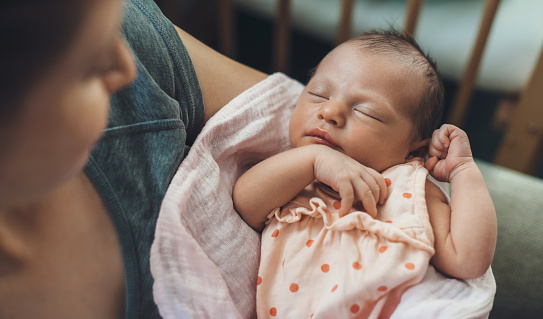 9 choses à considérer lors de l’obtention d’une consultation sur le sommeil de bébé