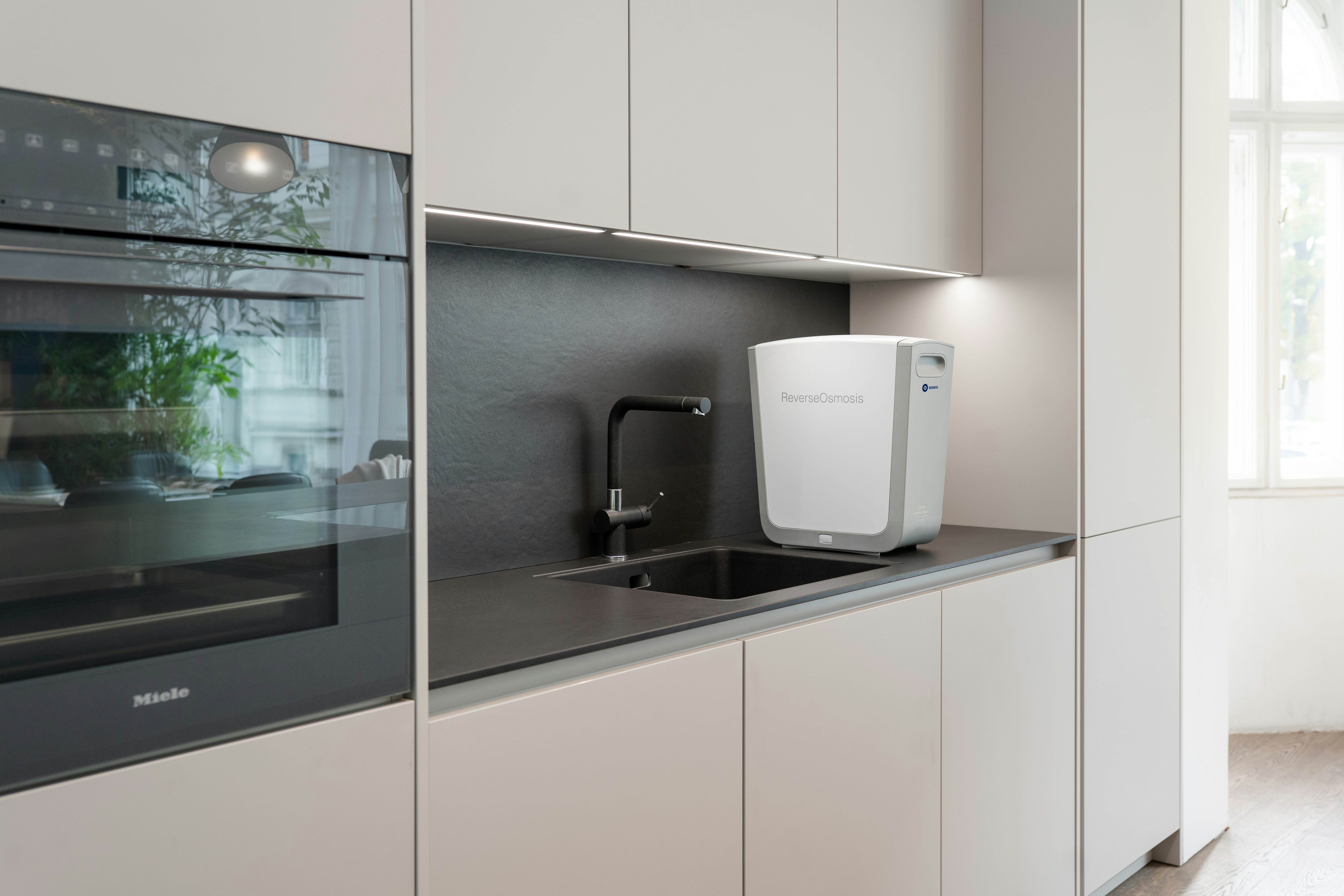 Quel purificateur d'eau choisir ? Guide complet selon vos besoins et budget
